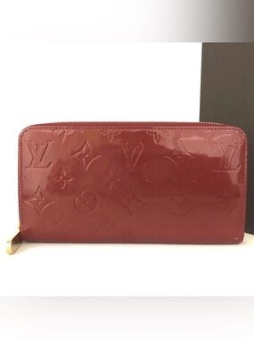 AUTH Louis Vuitton Zippy Wallet in Deep Pink Vernis Empreinte Leather AUTHENTIC